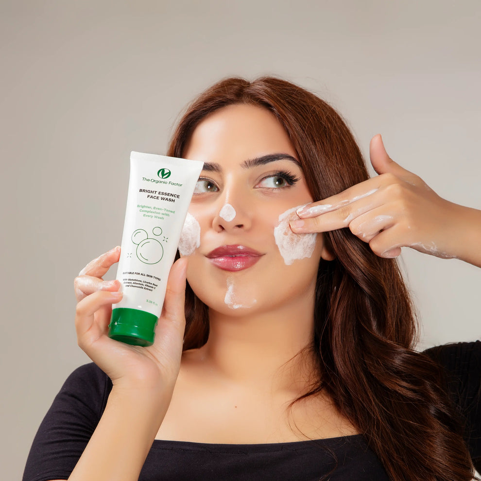 BRIGHT ESSENCE Face Wash smooth and glowing.